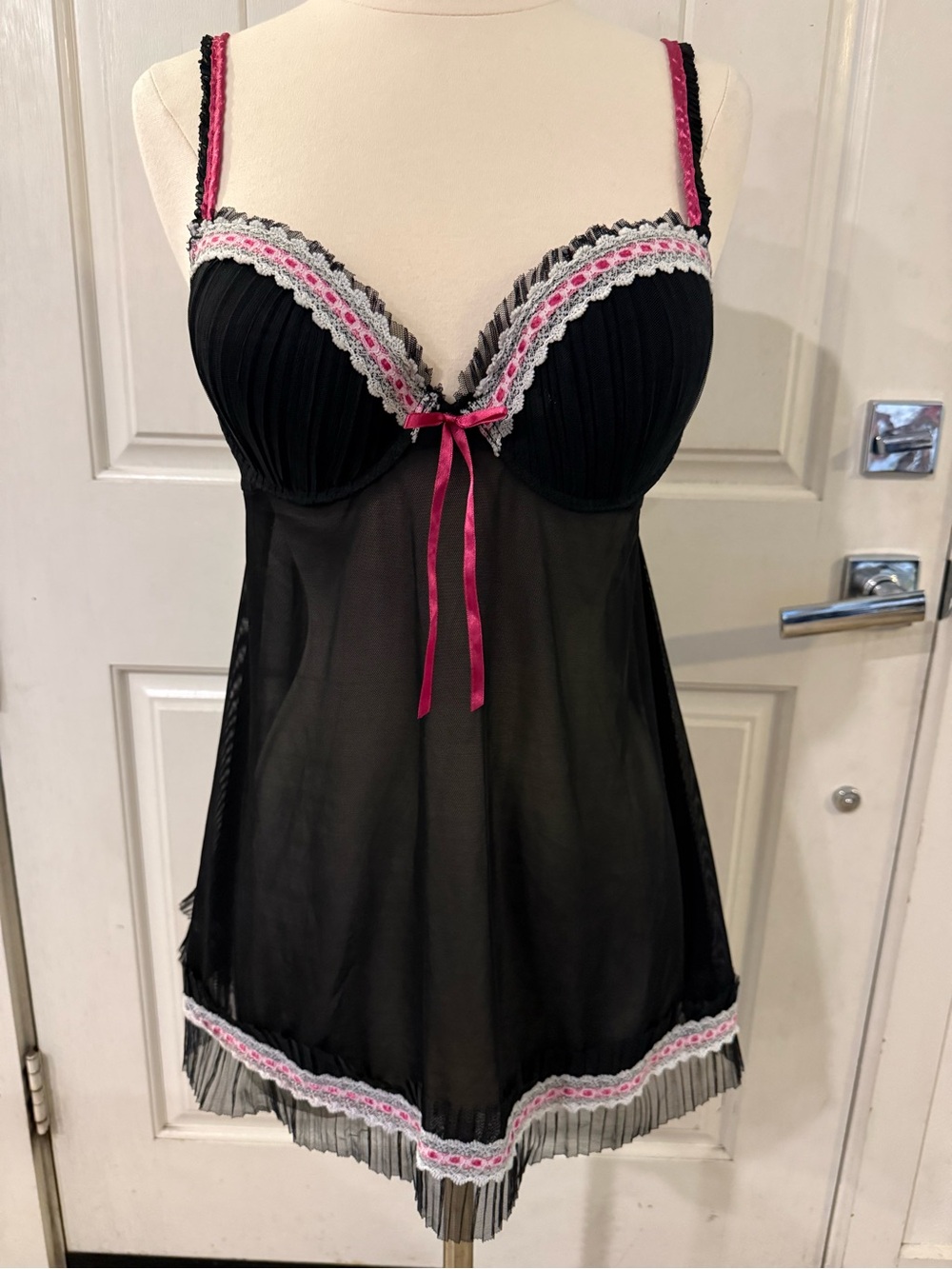 VTG Y2K RAMPAGE INTIMATES Black Pink Mesh lace Babydoll Chemise top coquette